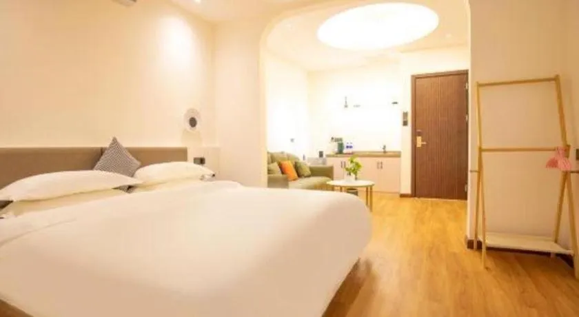 Bed in Silver Art Hotel