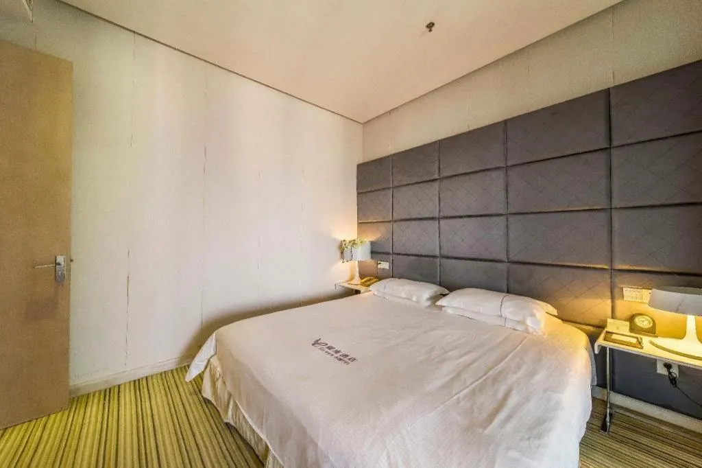 Bed in Silver Art Hotel