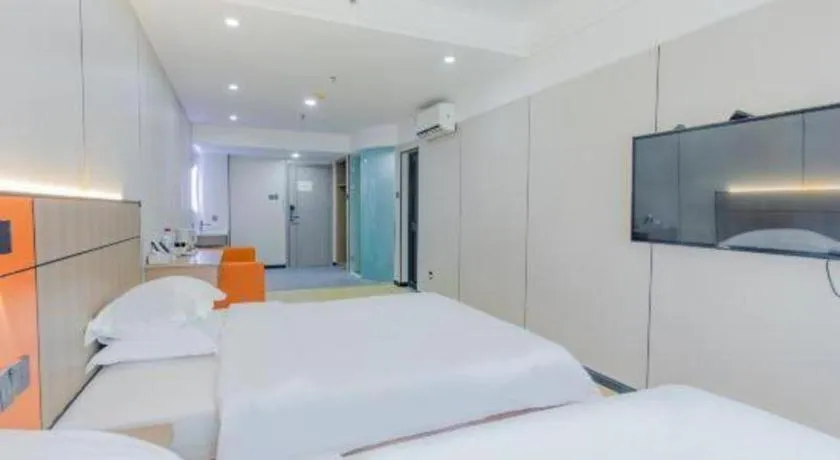 Bed in Silver Art Hotel