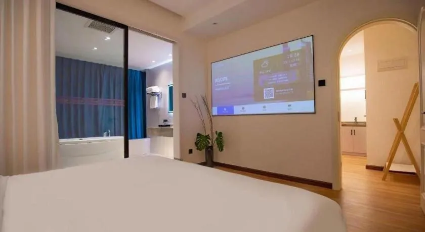 Bed in Silver Art Hotel