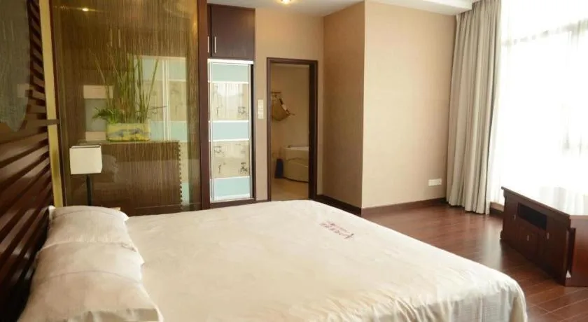 Bed in Silver Art Hotel