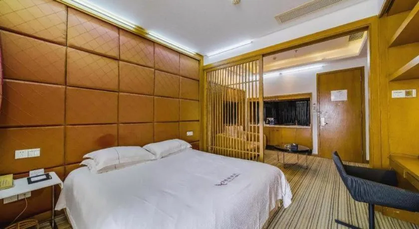 Bed in Silver Art Hotel