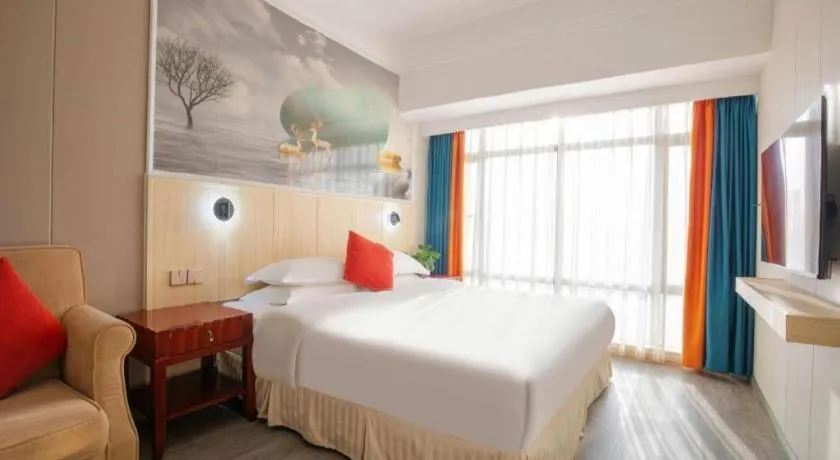 Bed in Silver Art Hotel