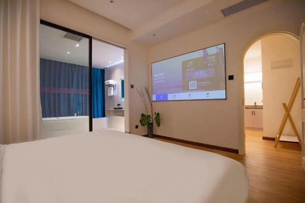 Bed in Silver Art Hotel