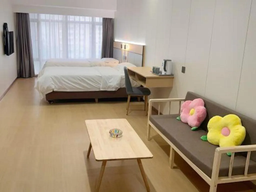 Bed in Silver Art Hotel