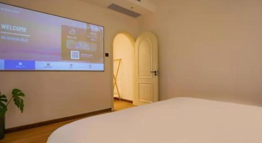 Bed in Silver Art Hotel