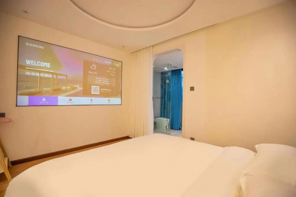 Bed in Silver Art Hotel