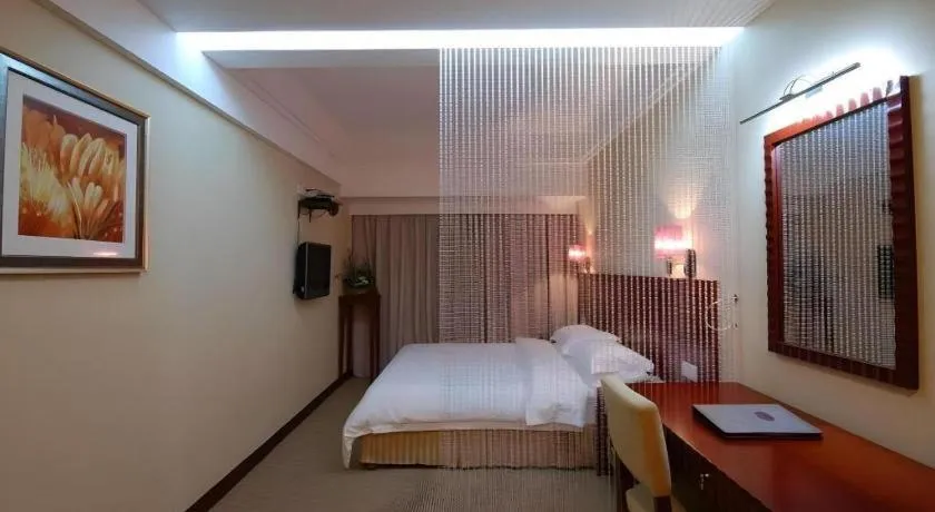 Bed in Silver Art Hotel