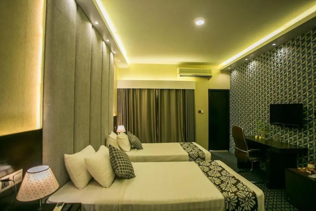 Bed in Tropical Daisy