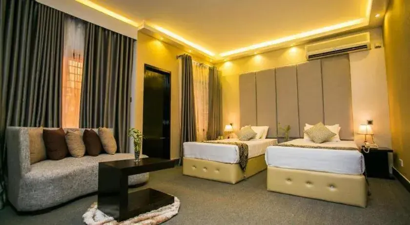 Bed in Tropical Daisy Bed in Tropical Daisy