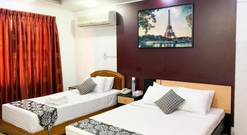 Bed in Tropical Daisy