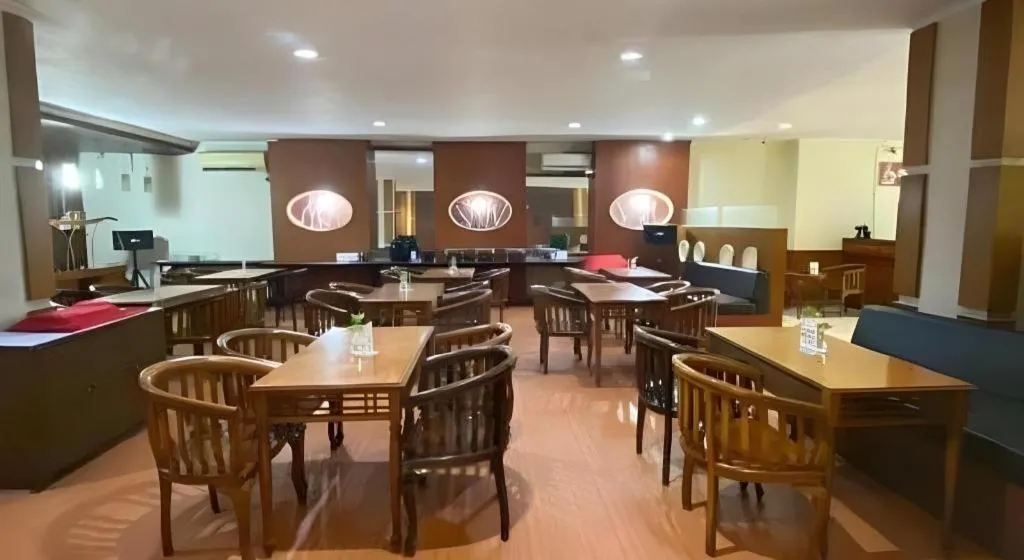 Alexander Hotel Tegal