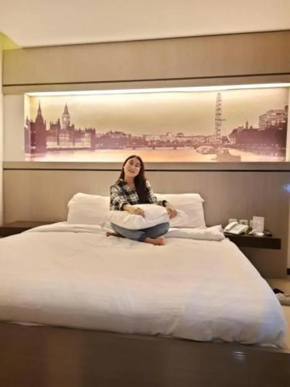 Bed in Alexander Hotel Tegal