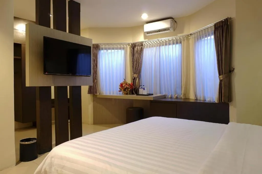Bed in Alexander Hotel Tegal