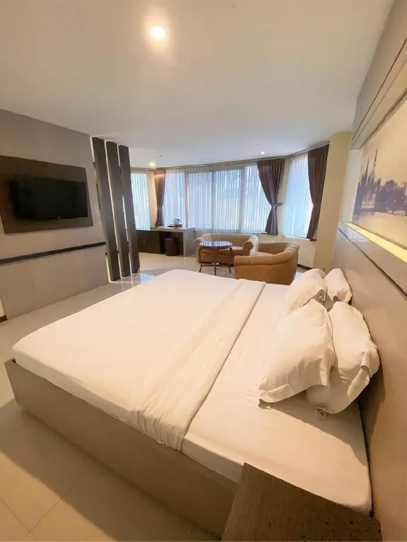 Bed in Alexander Hotel Tegal