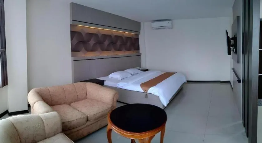 Bed in Alexander Hotel Tegal