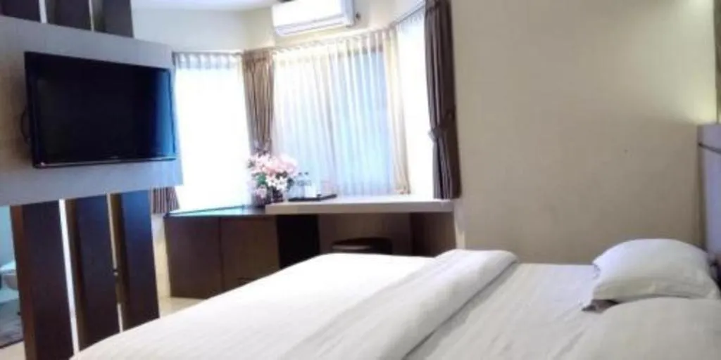 Bed in Alexander Hotel Tegal