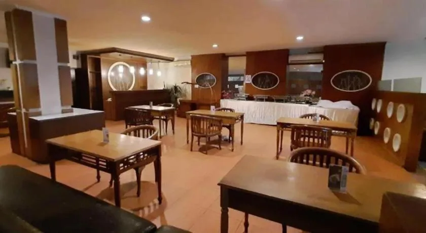 Alexander Hotel Tegal