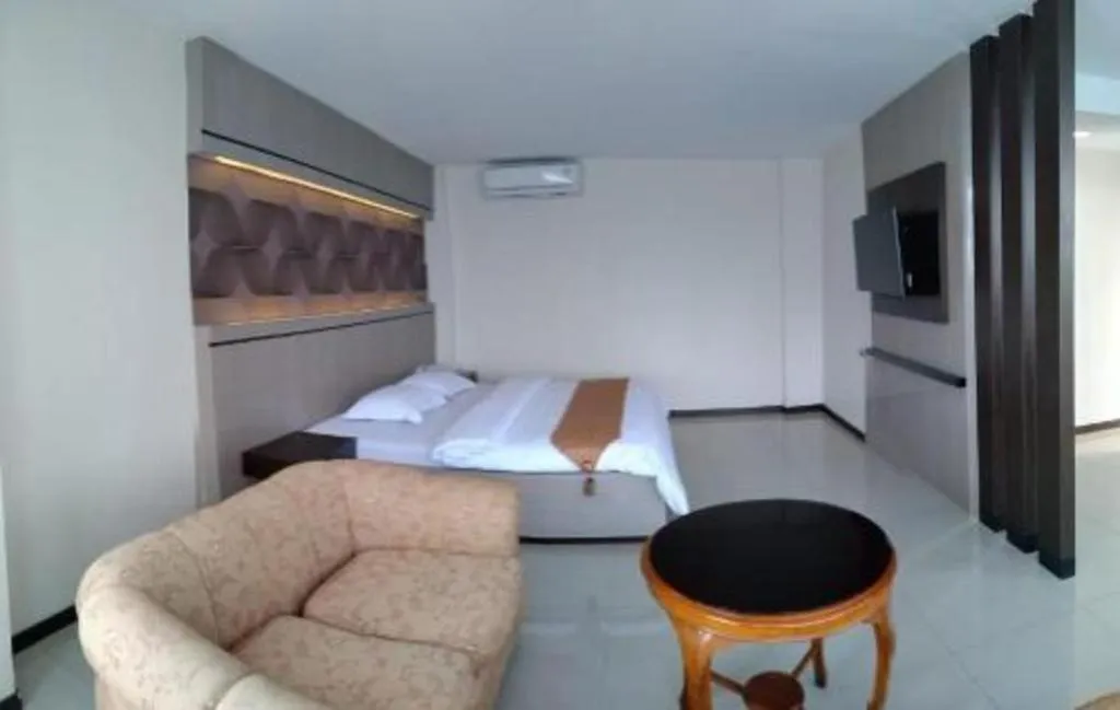 Bed in Alexander Hotel Tegal