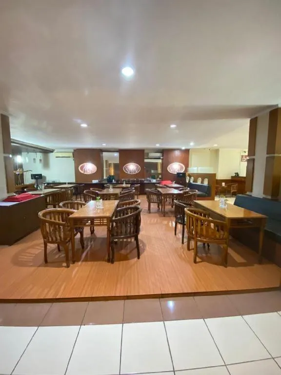 Alexander Hotel Tegal