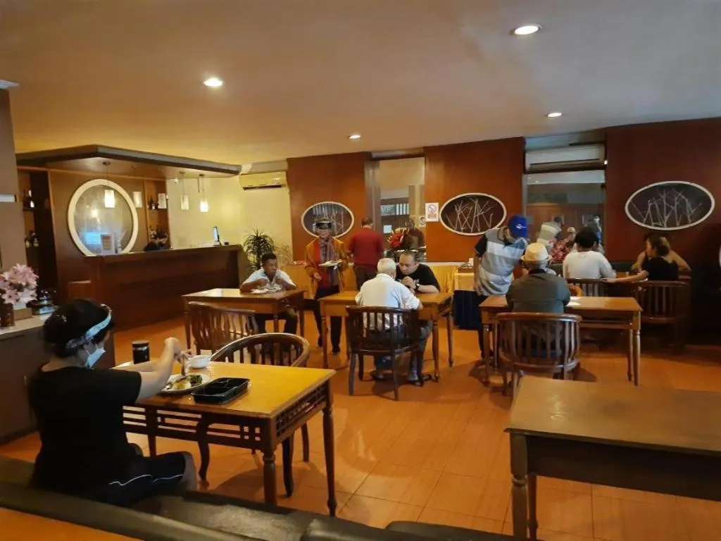 Alexander Hotel Tegal