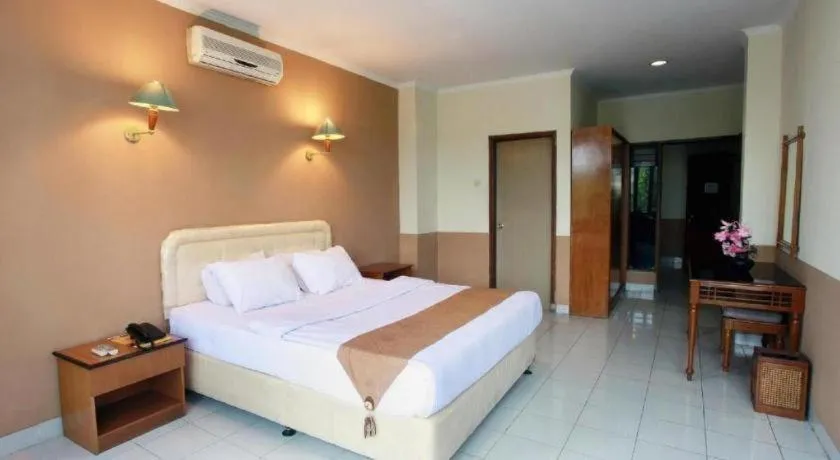 Bed in Alexander Hotel Tegal