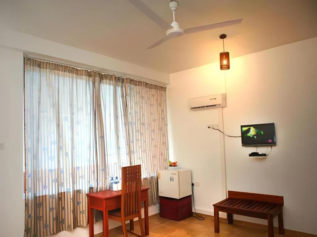 OYO 246 Roy Villa Beach Hotel