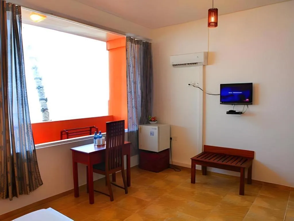 OYO 246 Roy Villa Beach Hotel