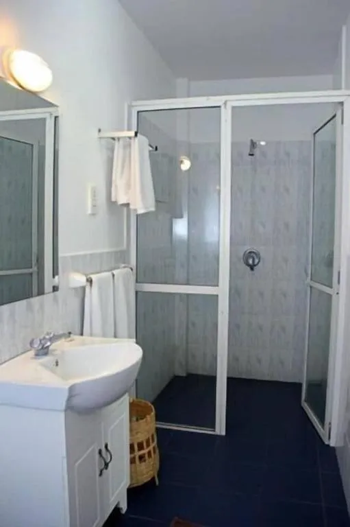 OYO 246 Roy Villa Beach Hotel