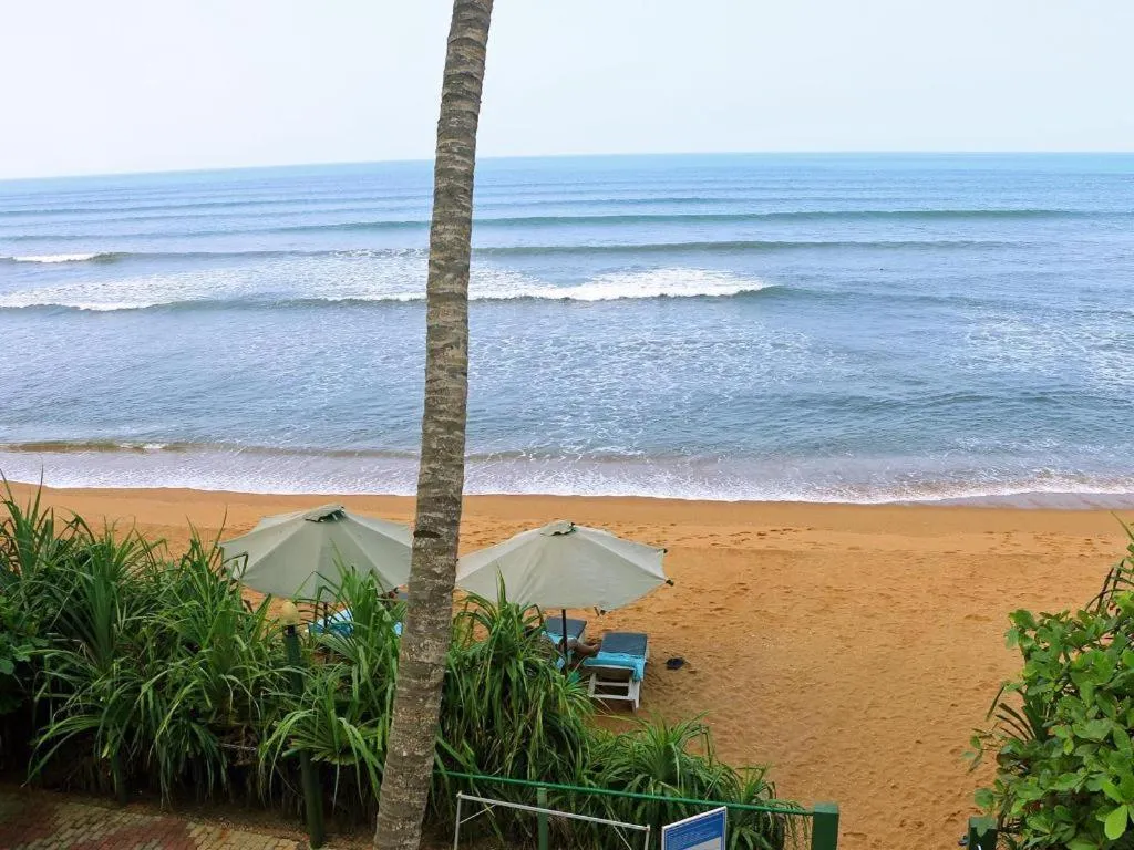 OYO 246 Roy Villa Beach Hotel