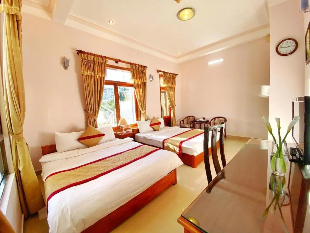 Bed in Gold Night Hotel