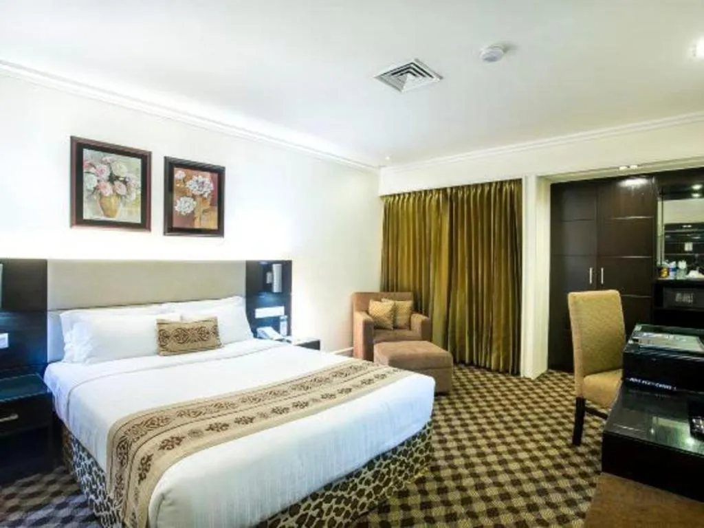 Bed in Hotel Agrabad