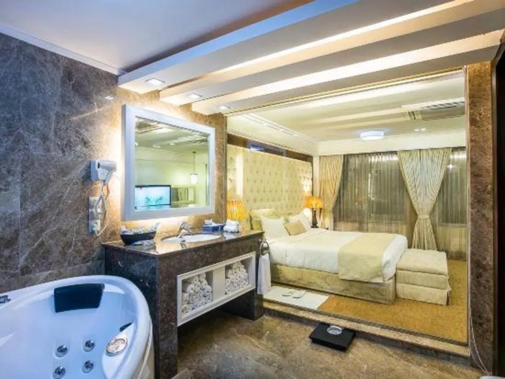 Bed in Hotel Agrabad