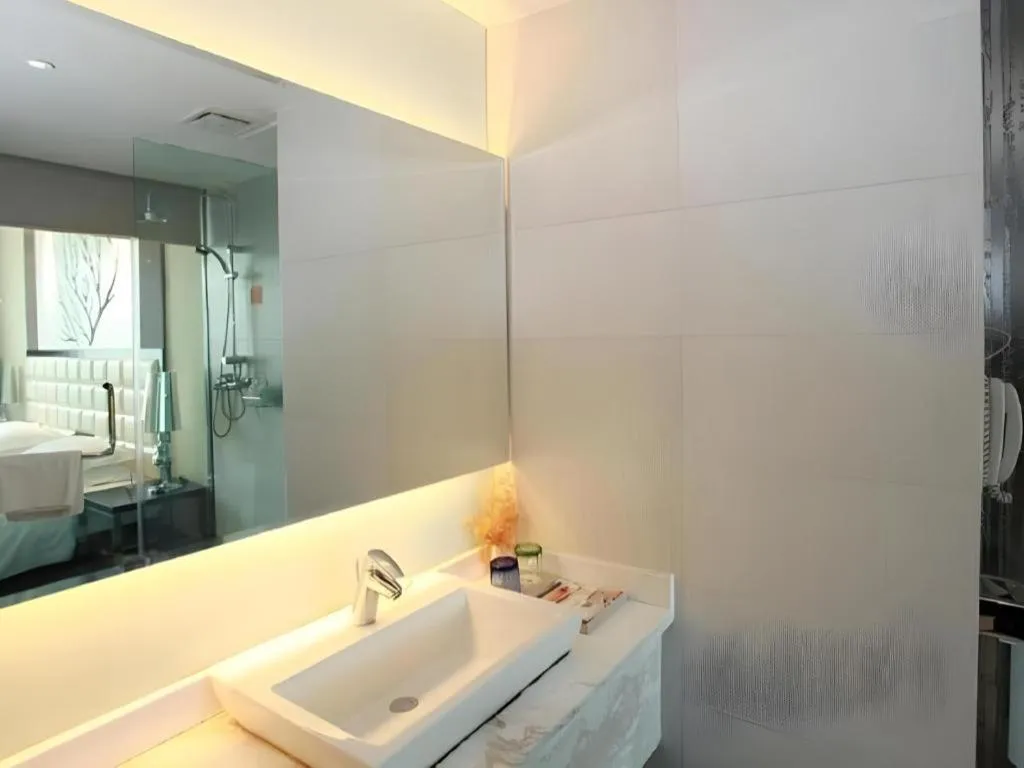 Kunming Long Way Hotel