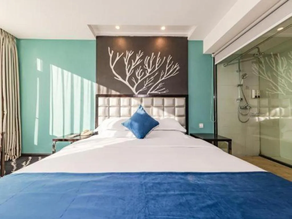 Bed in Kunming Long Way Hotel