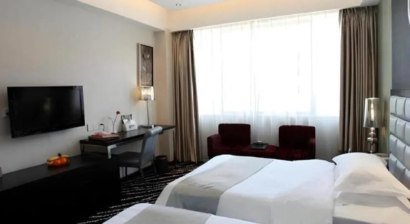 Kunming Long Way Hotel