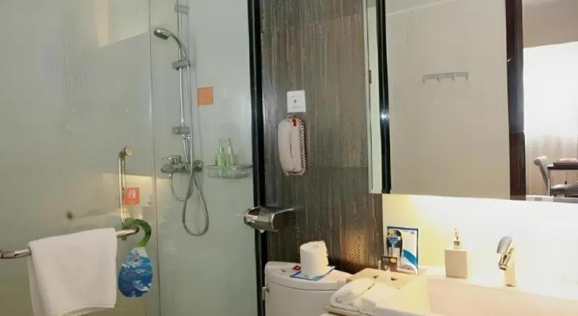 Kunming Long Way Hotel