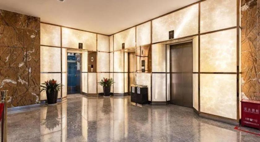 Kunming Long Way Hotel