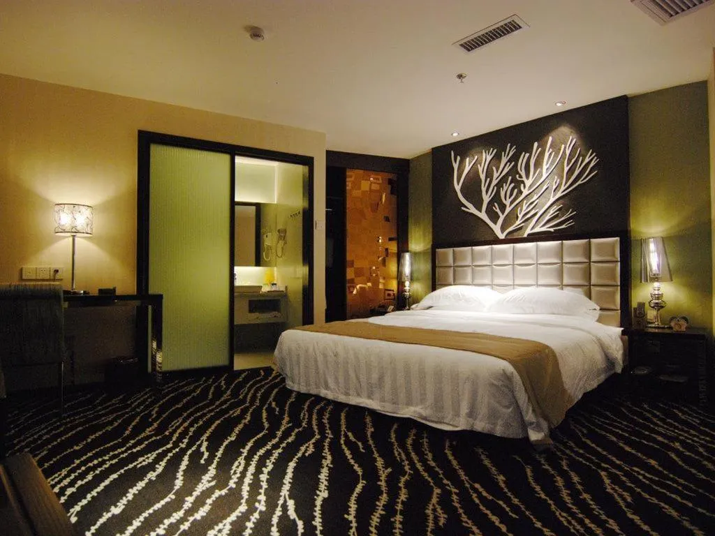 Bed in Kunming Langwei Hotel (Kunming Railway Station Branch)