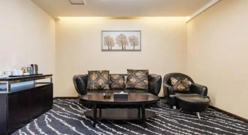 Kunming Long Way Hotel