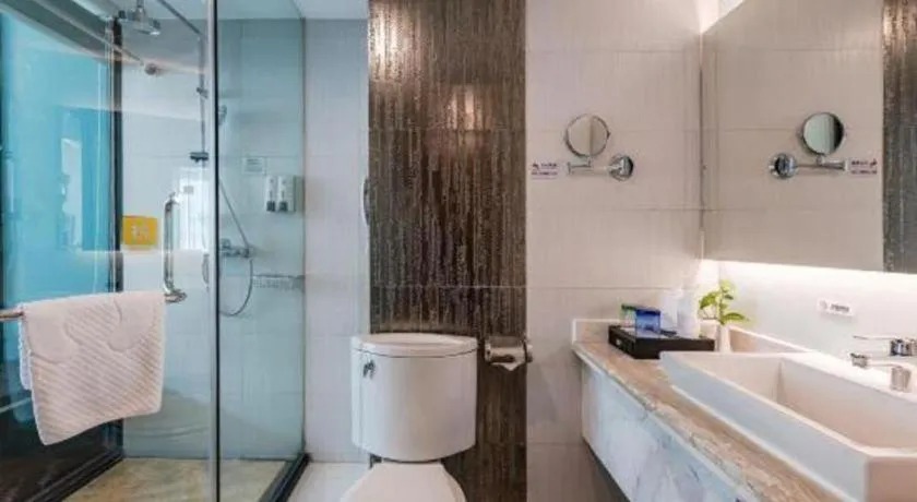 Kunming Long Way Hotel