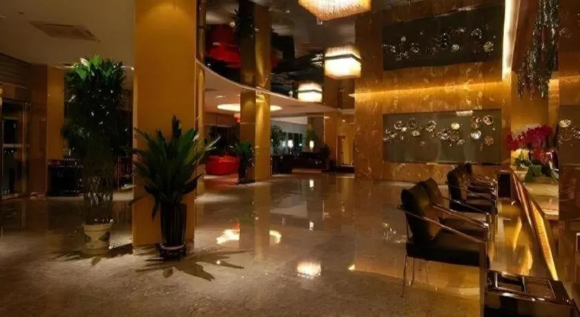 Kunming Long Way Hotel