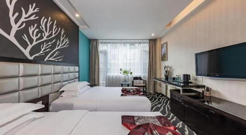 Bed in Kunming Long Way Hotel