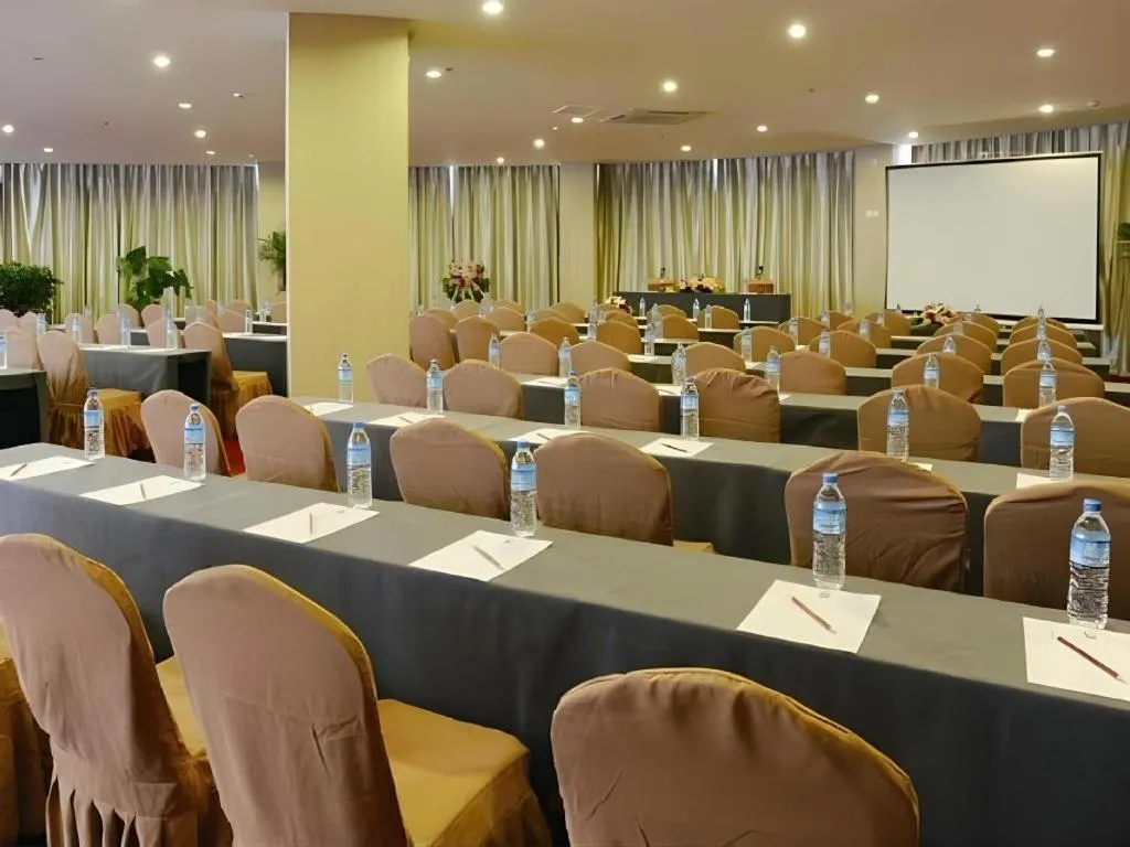 Kunming Long Way Hotel