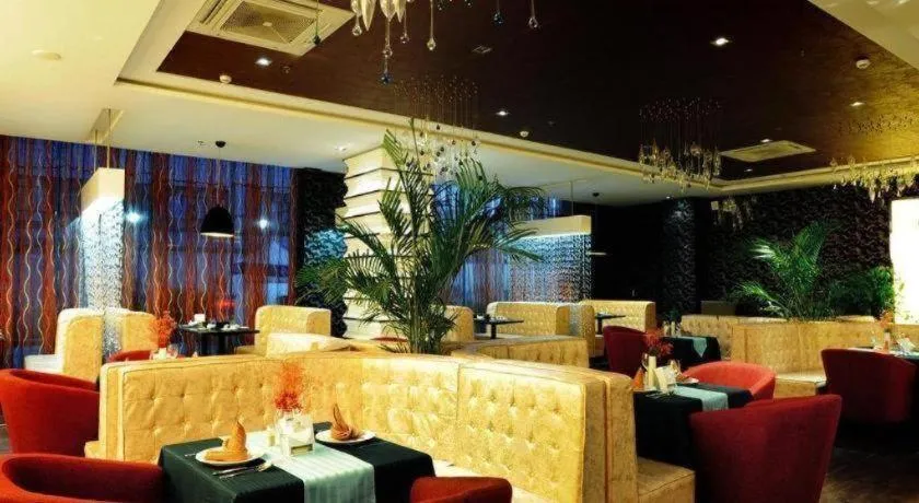 Kunming Long Way Hotel