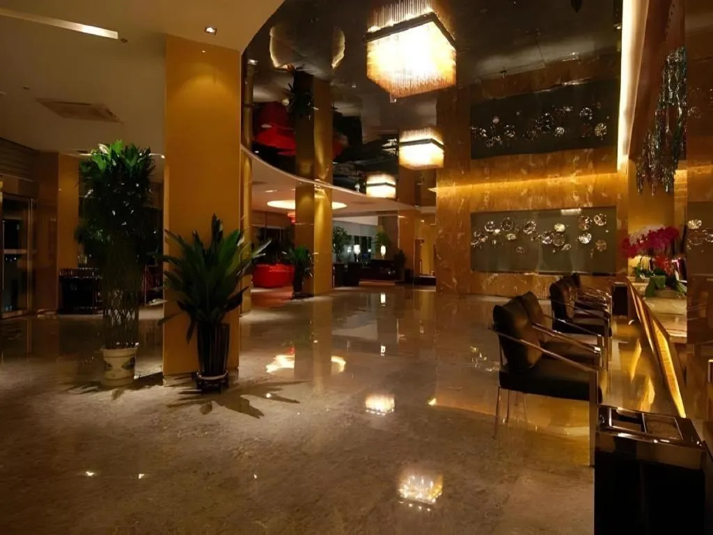 Kunming Long Way Hotel