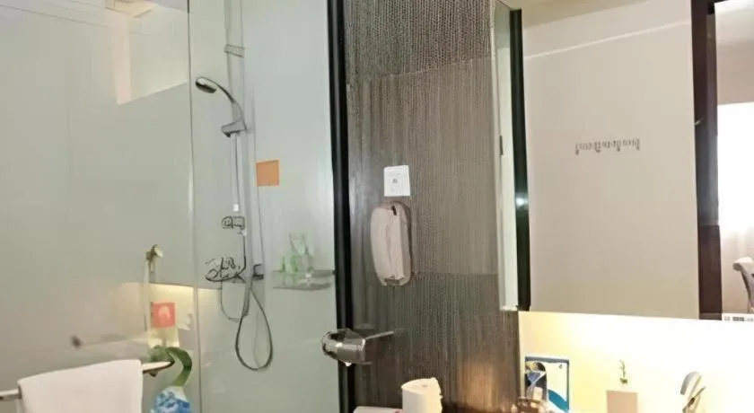 Kunming Long Way Hotel