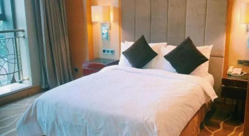 Bed in Gardenview Hotel
