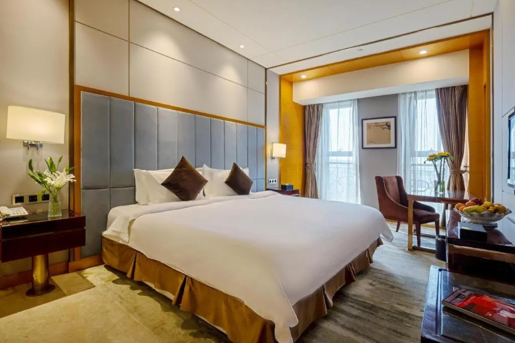 Bed in Gardenview Hotel