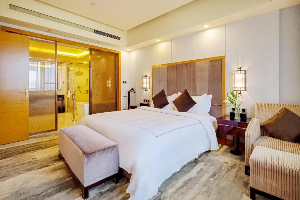 Bed in Gardenview Hotel